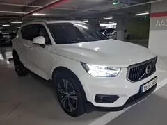2022 Volvo XC40 B4 Inscription, белый — фото 3
