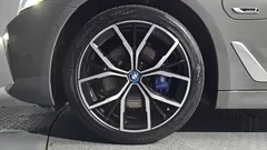 2022 BMW 5-Series 530e M Sport — фото 5