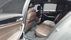 2022 BMW 5-Series 530e M Sport — фото 12