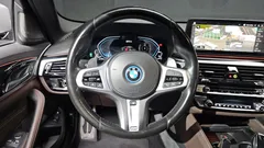 2022 BMW 5-Series 530e M Sport — фото 13
