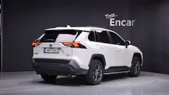 2022 Toyota RAV4 2.5 2WD Hybrid, белый — фото 2