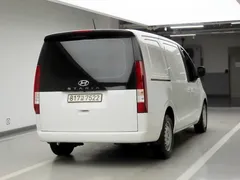 2022 Hyundai Staria Cargo 3-Seater — фото 4