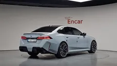2025 BMW M5 M5 Sedan — фото 2