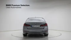 2023 BMW 5-Series 520i M Sport — фото 3