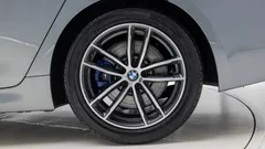 2023 BMW 5-Series 520i M Sport — фото 5