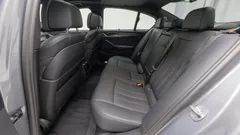 2023 BMW 5-Series 520i M Sport — фото 10