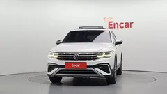 2023 Volkswagen Tiguan 2.0 TSI Prestige — фото 3