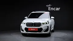 2024 BMW X1 xDrive 20i M Sport, белый — фото 3