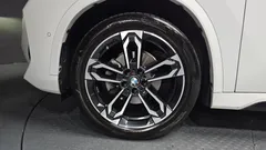 2024 BMW X1 xDrive 20i M Sport, белый — фото 5