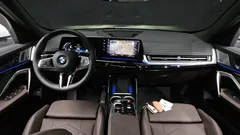 2024 BMW X1 xDrive 20i M Sport, белый — фото 7
