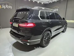 2022 BMW X7 xDrive 40i Design Pure Excellence 7-Seater — фото 2