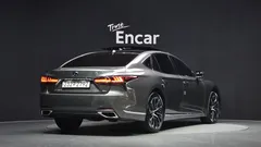 2021 Lexus LS 3.5 Luxury AWD, серо-серебристый — фото 2