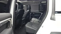 2022 Land Rover Defender 110 D250 S — фото 11