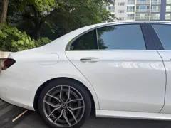 2022 Mercedes-Benz E-Class E220d 4MATIC AMG Line — фото 4