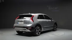 2024 Kia Niro Signature — фото 2