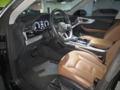 2022 Audi Q8 45 TDI Quattro Premium — фото 6