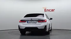 2024 BMW 3-Series 320i M Sport, белый — фото 4