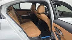 2024 BMW 3-Series 320i M Sport, белый — фото 11