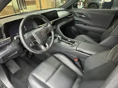 2023 Toyota Crown 2.5 4WD Hybrid, чёрный — фото 10