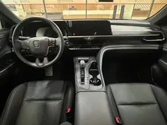 2023 Toyota Crown 2.5 4WD Hybrid, чёрный — фото 14