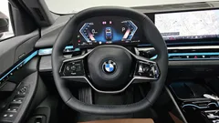 2024 BMW 5-Series 530i xDrive, чёрный — фото 13