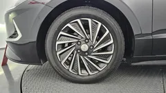 2023 Hyundai Sonata Premium Plus — фото 5