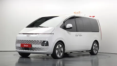 2023 Hyundai Staria Tourer 11-Seater