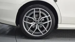 2023 Mercedes-Benz E-Class E220d 4MATIC AMG Line — фото 5