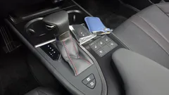 2024 Lexus UX 2.0 F-Sport 2WD — фото 9