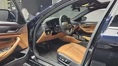 2023 BMW 5-Series 520i M Sport — фото 10