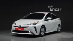 2022 Toyota Prius 1.8, белый — фото 1