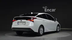 2022 Toyota Prius 1.8, белый — фото 2