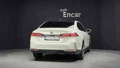 2024 BMW 5-Series 520i, белый — фото 4
