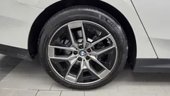 2024 BMW 5-Series 520i, белый — фото 5