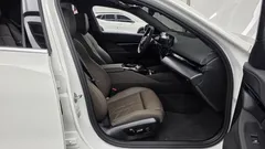 2024 BMW 5-Series 520i, белый — фото 11
