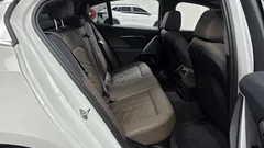 2024 BMW 5-Series 520i, белый — фото 12