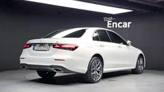 2022 Mercedes-Benz E-Class E220d 4MATIC AMG Line — фото 2
