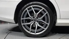 2022 Mercedes-Benz E-Class E220d 4MATIC AMG Line — фото 5