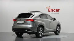 2021 Lexus NX Executive, серебристый — фото 2