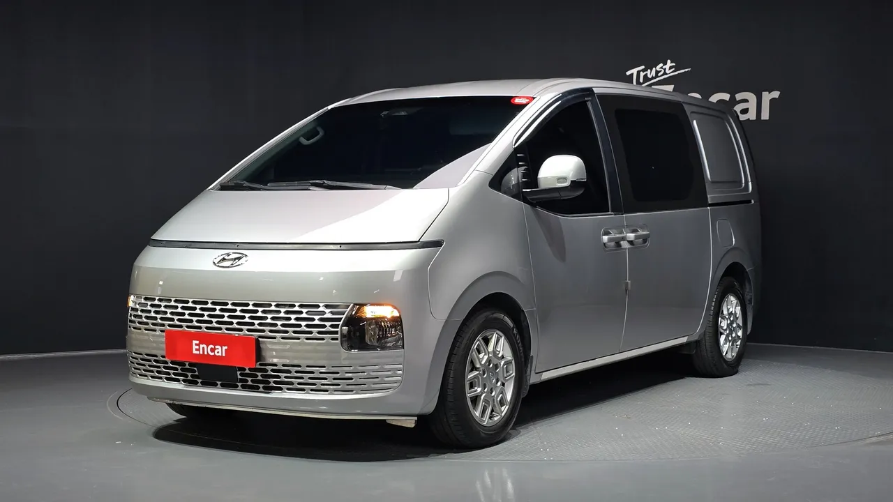 2023 Hyundai Staria Cargo 5-Seater