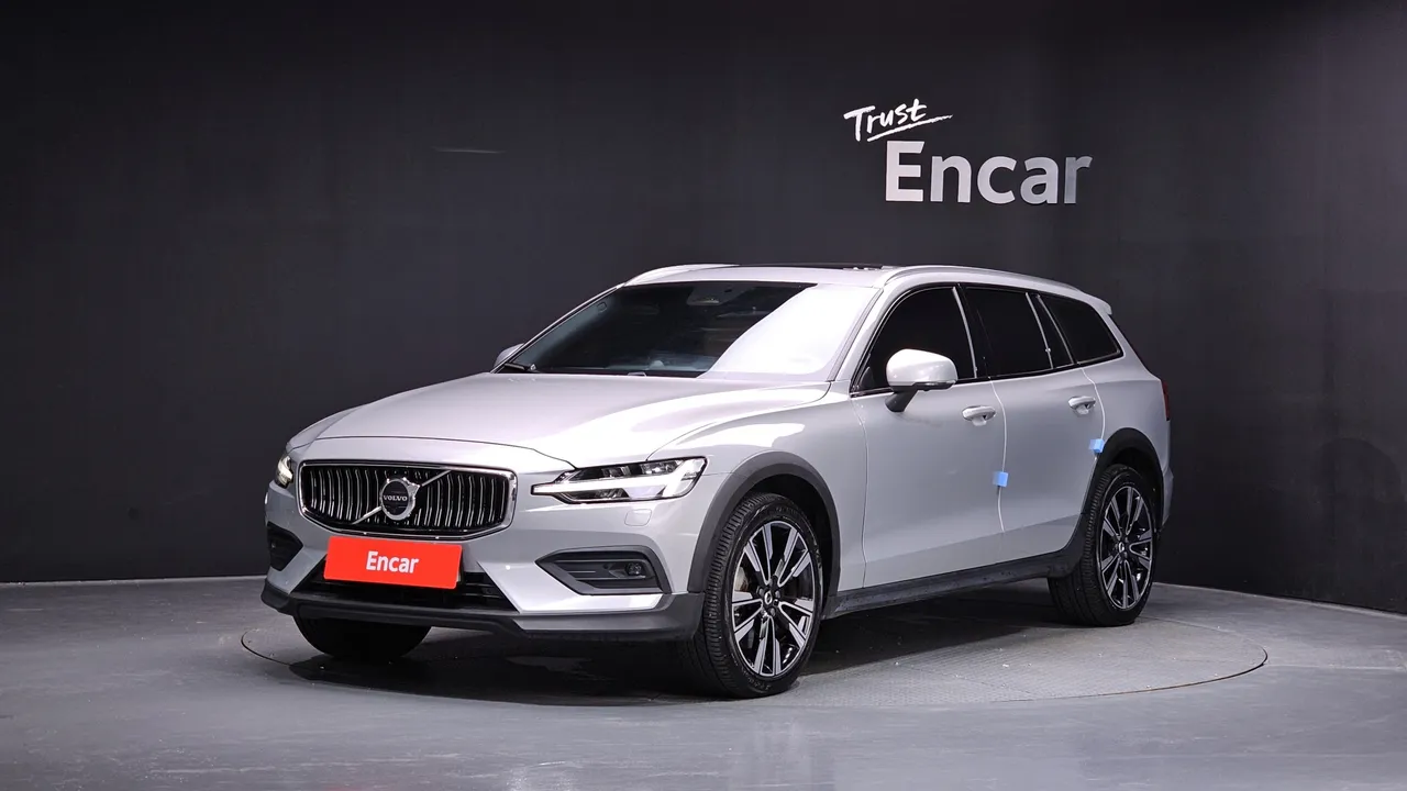 2023 Volvo V60 B5 Ultimate AWD
