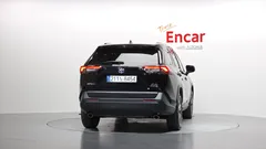 2023 Toyota RAV4 2.5 2WD Hybrid XLE, чёрный — фото 4