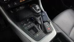 2023 Toyota RAV4 2.5 2WD Hybrid XLE, чёрный — фото 9