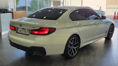2023 BMW 5-Series 530i M Sport Package — фото 2