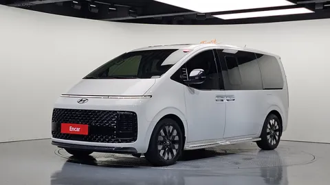 2022 Hyundai Staria Lounge 9-Seater