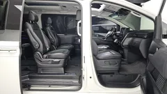 2022 Hyundai Staria Lounge 9-Seater — фото 11