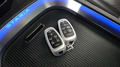 2022 Hyundai Staria Lounge 9-Seater — фото 20