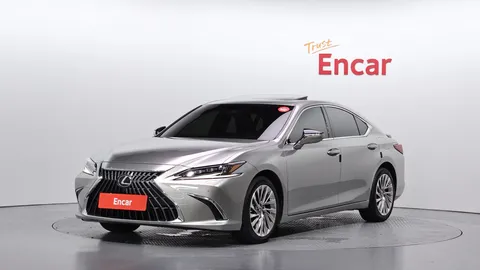 2023 Lexus ES Executive
