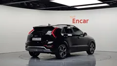 2022 Kia Niro Signature — фото 2