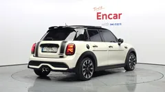 2022 Mini Cooper 5Door Classic — фото 2